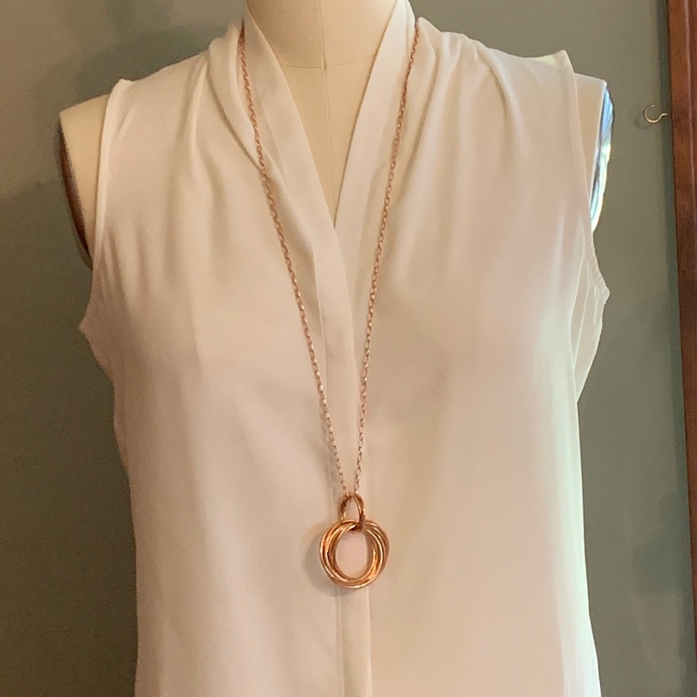 EUC necklace bronze metal color. Lobster claw Clasp on 36” chain With pendant